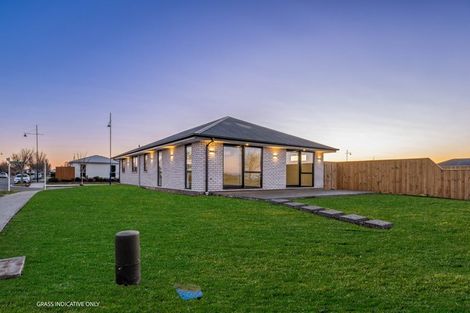 Photo of property in 2 Waituna Street, Pegasus, 7612