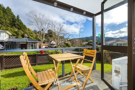 Photo of property in 69 Sunbrae Drive, Silverstream, Upper Hutt, 5019