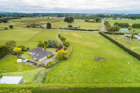 Photo of property in 130 Parewanui Road, Bulls, 4894