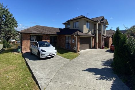 Photo of property in 32 Piper Place, Goodwood Heights, Auckland, 2105