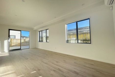 Photo of property in 421a Bucklands Beach Road, Bucklands Beach, Auckland, 2012