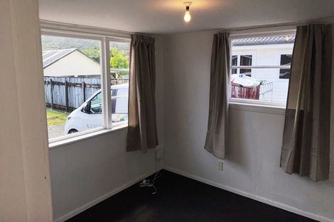 Photo of property in 39 Bledisloe Crescent, Wainuiomata, Lower Hutt, 5014