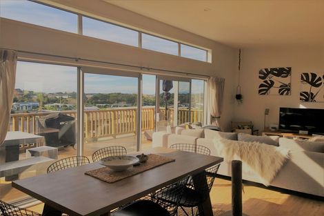 Photo of property in 10 Kuaka Crescent, Mangawhai, 0505