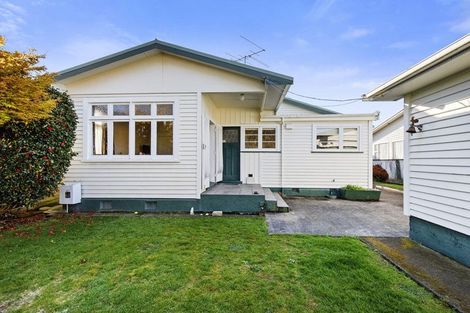 Photo of property in 64 Cambridge Terrace, Waterloo, Lower Hutt, 5011