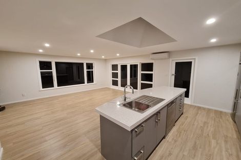 Photo of property in 11 Kiriwai Road, Paremata, Porirua, 5024