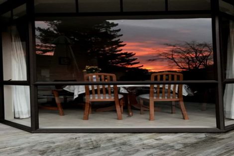 Photo of property in 14 Maryann Place, Greenhithe, Auckland, 0632