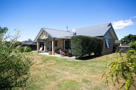 Photo of property in 8 Twin Willow Close, Cambridge, 3434