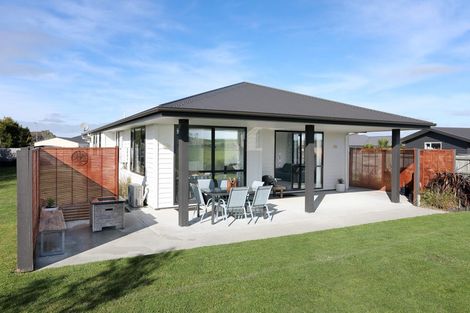 Photo of property in 6 George Street, Bulls, 4818