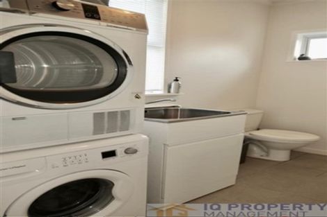 Photo of property in 43 Eastglen Road, Glen Eden, Auckland, 0602