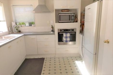 Photo of property in 34 Meynell Court, Glen Eden, Auckland, 0602