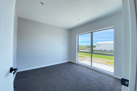 Photo of property in 11 Yellow Pear Lane, Karaka, 2578