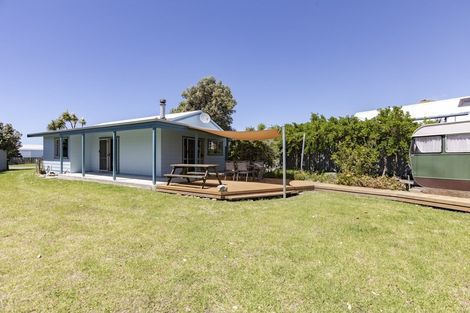 Photo of property in 9 Te Paerahi Road, Porangahau, 4293