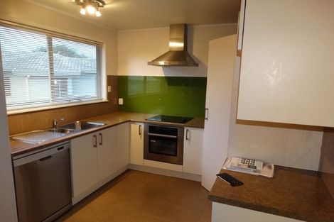 Photo of property in 28 Felgrove Street, Glendene, Auckland, 0602