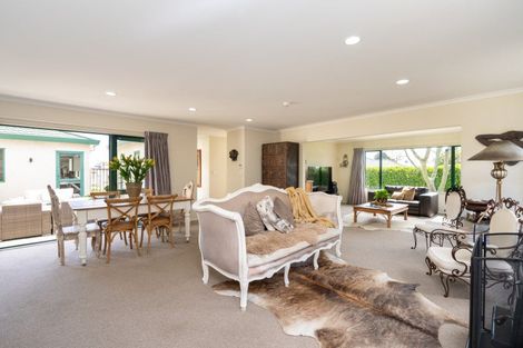 Photo of property in 2 Hanna Place, Havelock North, 4130