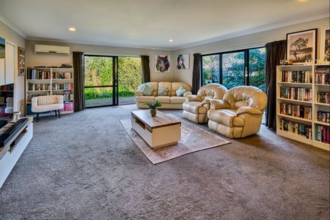 Photo of property in 1a Peel Place, Wainuiomata, Lower Hutt, 5014