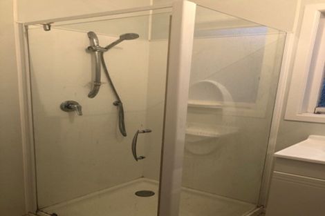 Photo of property in 47 Yeovil Road, Te Atatu Peninsula, Auckland, 0610