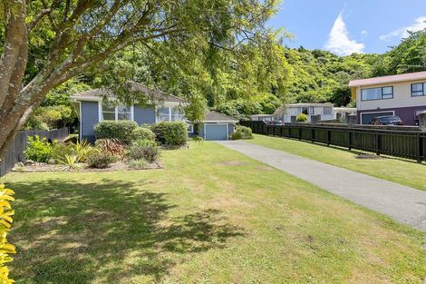 Photo of property in 15 Forglen Place, Tawa, Wellington, 5028