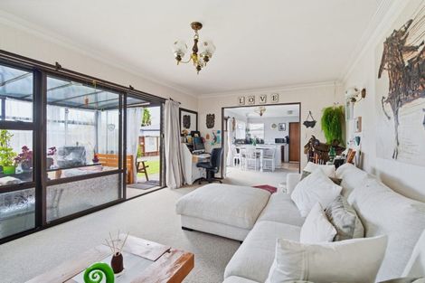 Photo of property in 17 Myres Street, Otumoetai, Tauranga, 3110