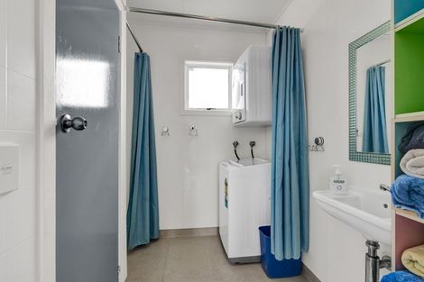 Photo of property in 18 Third Avenue, Urenui, 4377