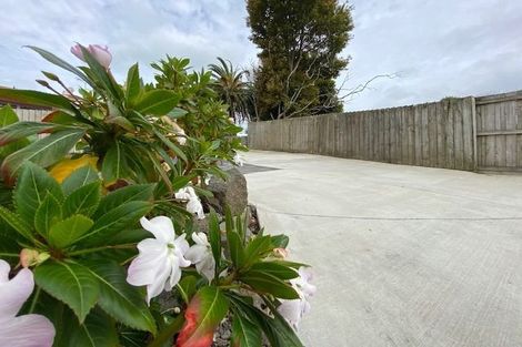 Photo of property in 30 Leaver Place, Weymouth, Auckland, 2103