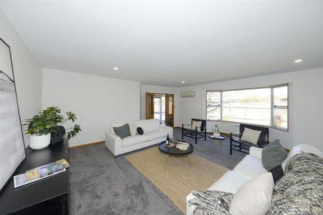 Photo of property in 15 Millcroft Place, Parklands, Christchurch, 8083