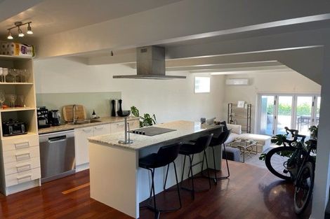 Photo of property in 1/38 Kitchener Road, Milford, Auckland, 0620