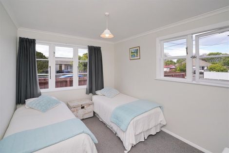 Photo of property in 50 Pitcairn Crescent, Bryndwr, Christchurch, 8053