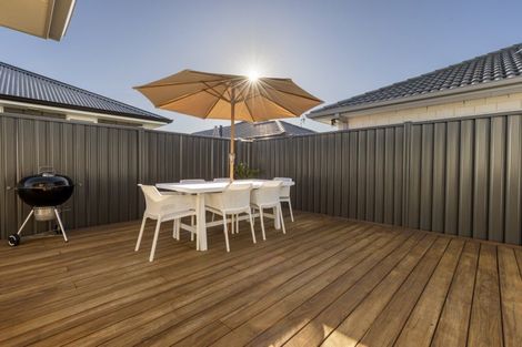 Photo of property in 4 Raynor Crescent, Pyes Pa, Tauranga, 3112