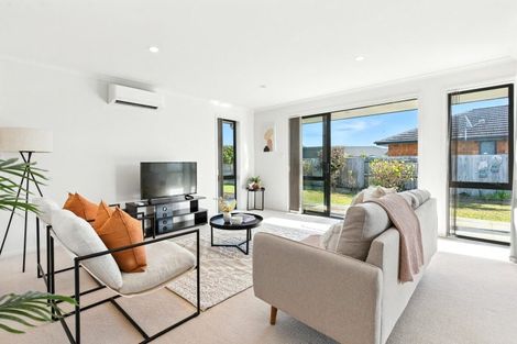 Photo of property in 24 Kowi Lakes Drive, One Tree Point, 0118