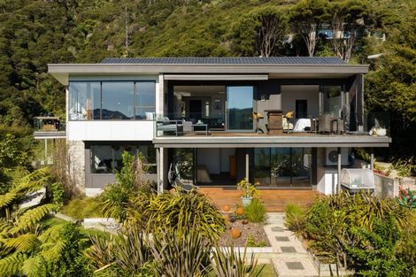 Photo of property in 27 Amelia Crescent, Waikawa, Picton, 7220