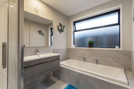 Photo of property in 6 Waimiri Road, Glenbrook, Waiuku, 2681