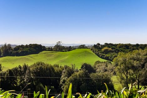 Photo of property in 805 Richmond Road, Lepperton, New Plymouth, 4373