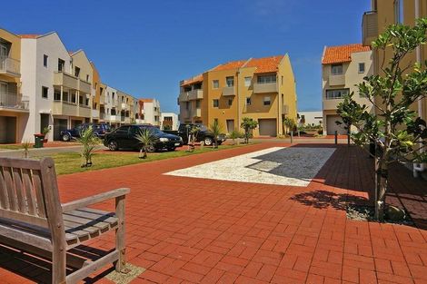 Photo of property in Marrakech Cafe, 14/305 Evans Bay Parade, Hataitai, Wellington, 6021