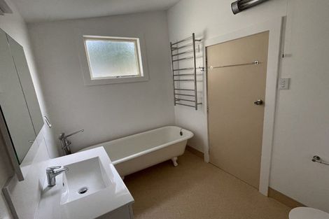 Photo of property in 32 Bonithon Avenue, Moturoa, New Plymouth, 4310