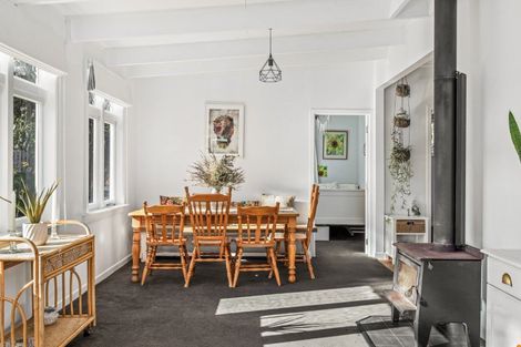 Photo of property in 32 Karekare Road, Karekare, New Lynn, 0772