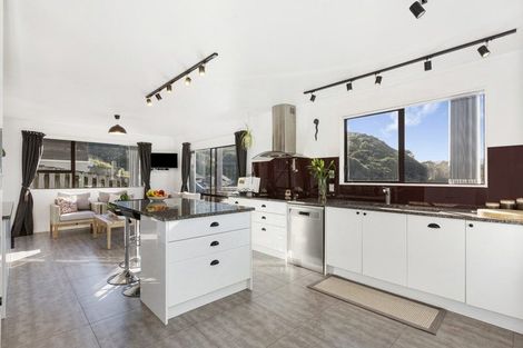 Photo of property in 19 Shackle Lane, Whitby, Porirua, 5024