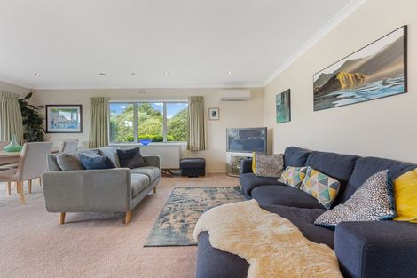 Photo of property in 32 Titoki Road, Waikanae Beach, Waikanae, 5036