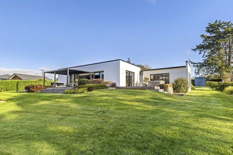 Photo of property in 111 Polson Hill Drive, Aokautere, Palmerston North, 4471