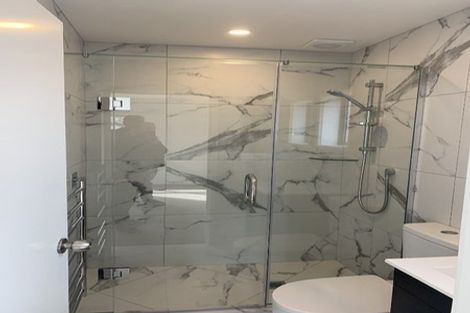 Photo of property in 1/492 East Coast Road, Windsor Park, Auckland, 0630