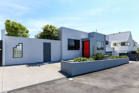 Photo of property in 401 Devon Street East, Strandon, New Plymouth, 4312