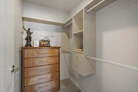 Photo of property in 5 Bintulu Place, Fairview Heights, Auckland, 0632