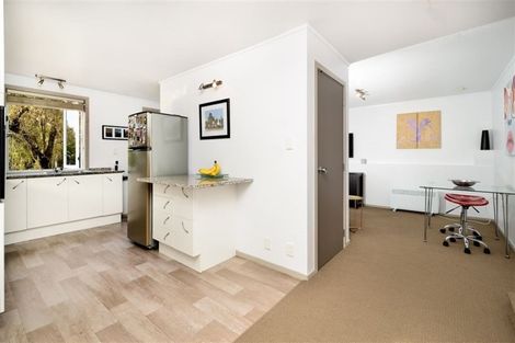 Photo of property in 2/11 Kahika Road, Birkdale, Auckland, 0626