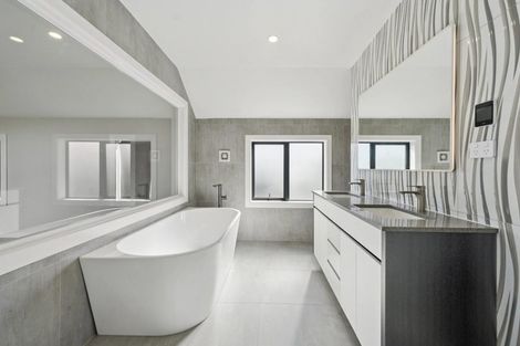 Photo of property in 645-649 South Titirangi Road, Titirangi, Auckland, 0604