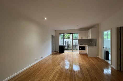 Photo of property in 19 East Coast Road, Milford, Auckland, 0620