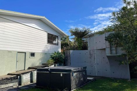 Photo of property in 64 Tamahere Drive, Glenfield, Auckland, 0629