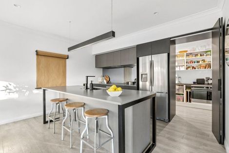 Photo of property in 8 Richards Street, Cambridge, 3434
