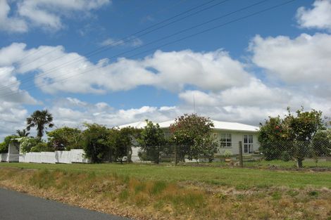 Photo of property in 129 Hanham Road, Kumeu, 0891