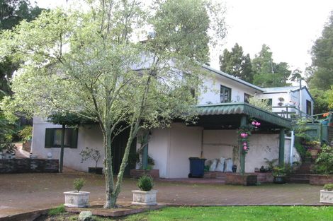 Photo of property in 10 York Road, Titirangi, Auckland, 0604