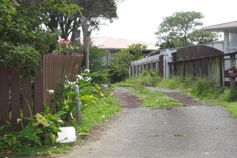 Photo of property in 20 Humphreys Place, Mangere, Auckland, 2022