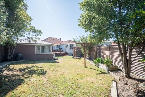 Photo of property in 40 Andrew Avenue, Roslyn, Palmerston North, 4414
